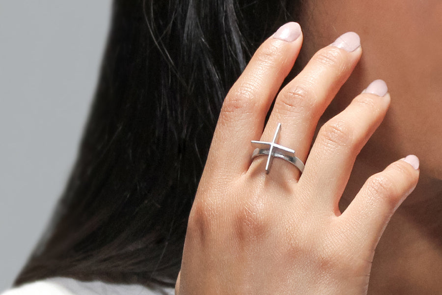 CRUSS Ring - Cyrcus